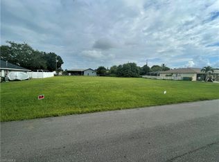 907 SE 18th St, Cape Coral, FL 33990