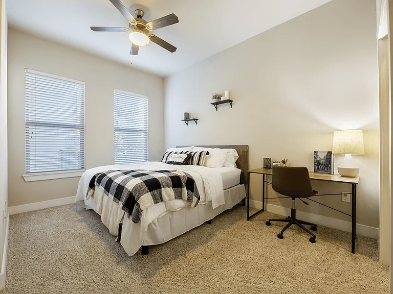 Maple District Lofts — Photo 8
