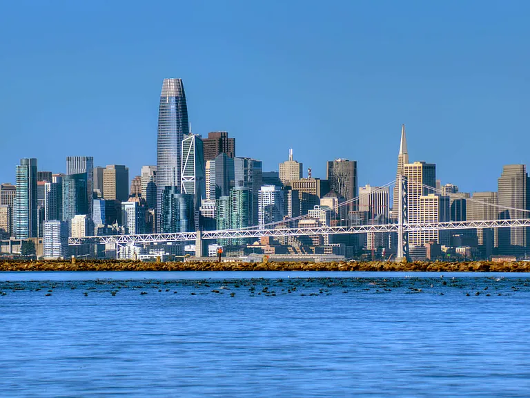 Close proximity to the Bay and 18 minutes from San Francisco via ferry.