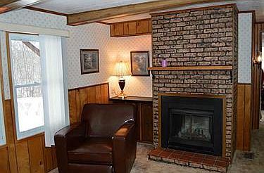 3rd image of 543 Allen Ave