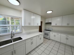 2111 Huntington Dr APT B, South Pasadena, CA 91030