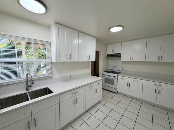 2111 Huntington Dr APT B, South Pasadena, CA 91030