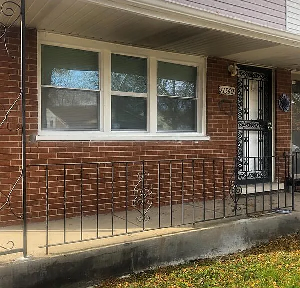 11540 S Peoria St — Photo 2