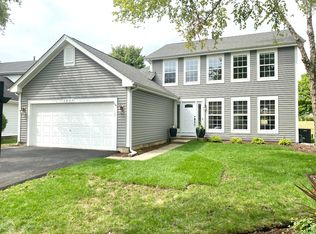 1011 Lakewood Cir, Naperville, IL 60540