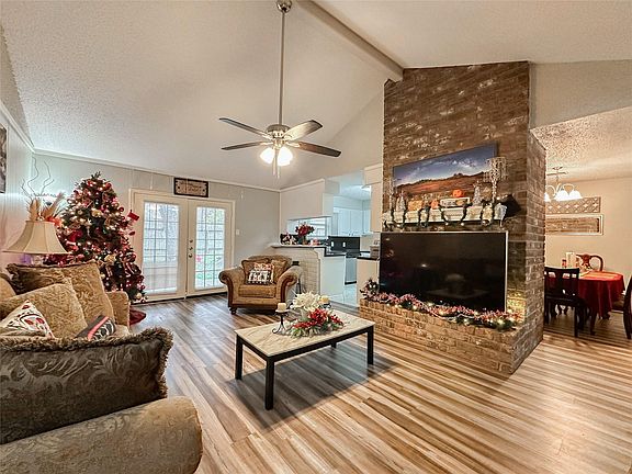 3rd image of 22319 Meadowgate Dr