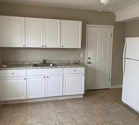 4th image of 16519 Kipling Ave