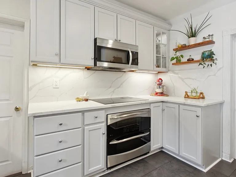 3435 N Franklin St — Photo 6