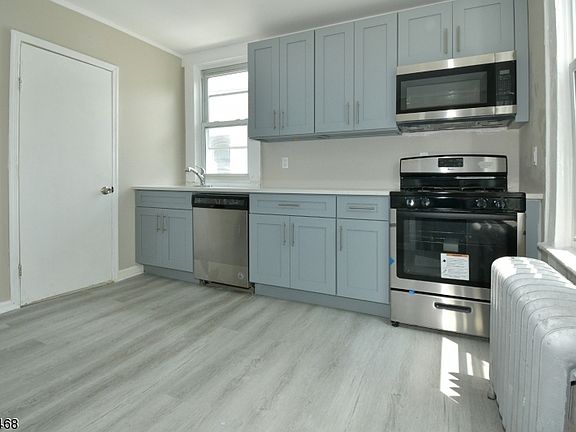 3rd image of 314-316 S 10th St