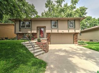 15934 Arbor Cir, Omaha, NE 68130