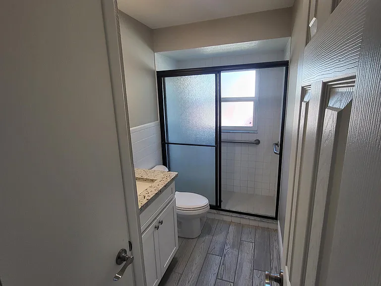 144 N Park Ave — Photo 5