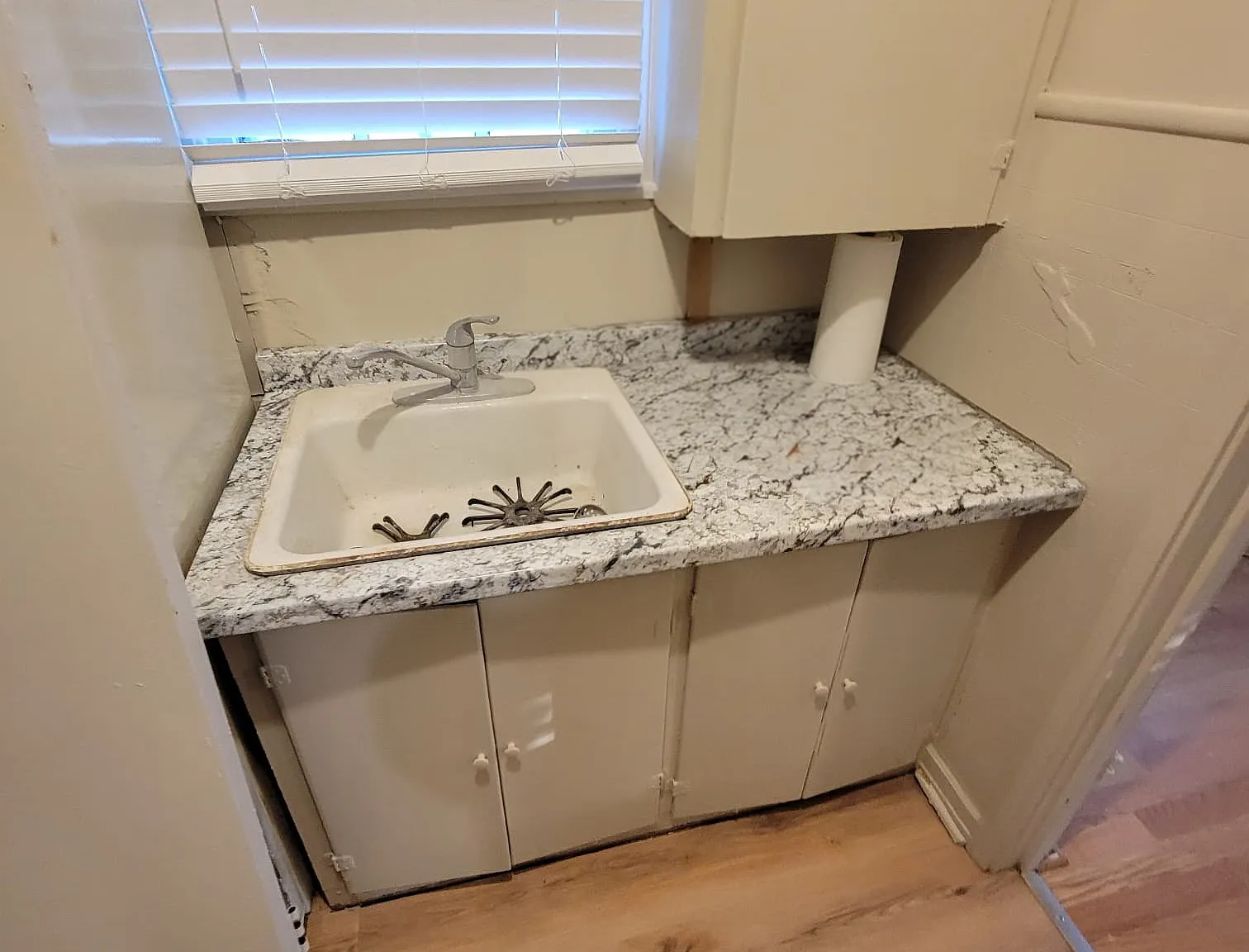Studio, 320 sqft, $650 — Photo 2