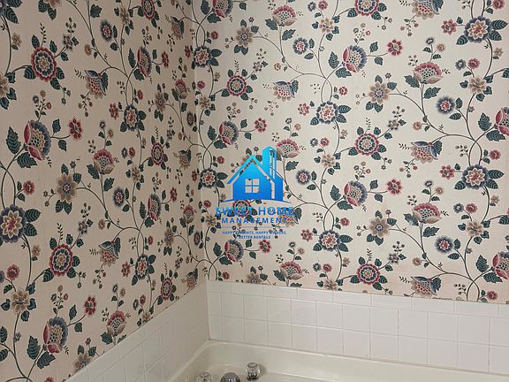 3rd image of 7075 Stoneybrook Dr