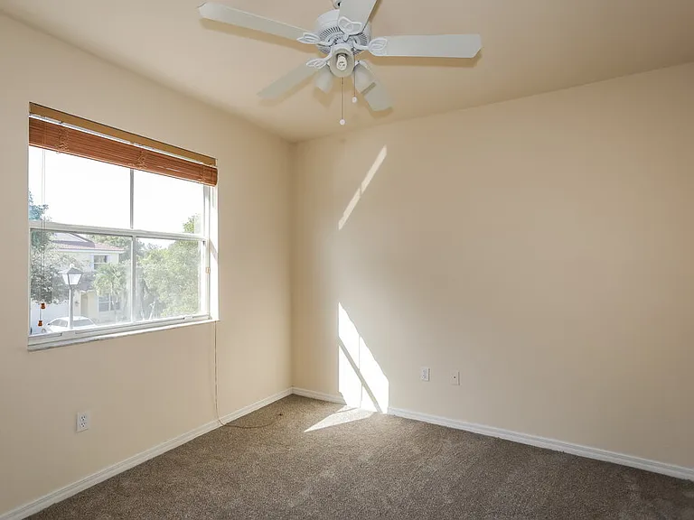 2030 SE 14th Ct — Photo 10