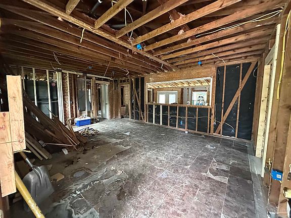 3rd image of 3151 Torres Ave