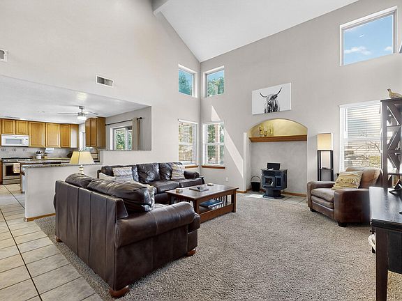 4th image of 8705 Tierra Alegre Dr NE