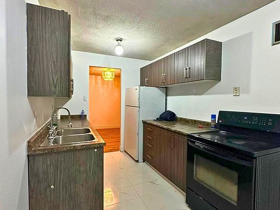 3rd image of 15 Kensington Rd #1904