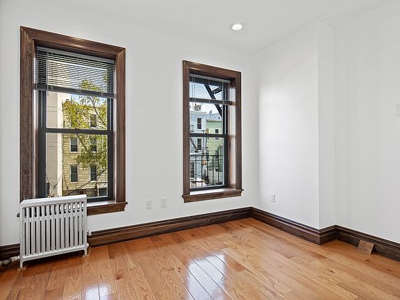 4th image of 97 15th St APT 2L