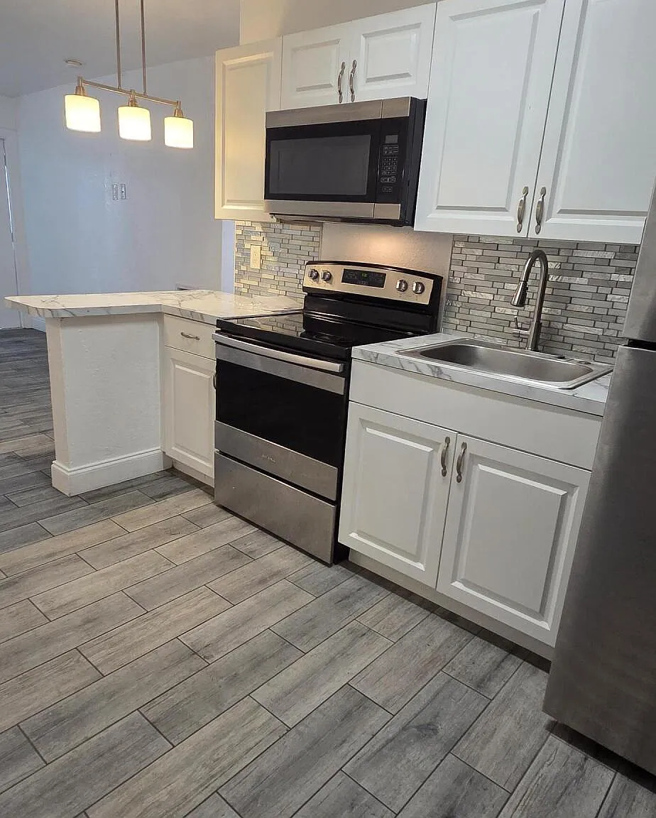 2 bed, 2.0 bath, 1432 sqft, $2,000 — Photo 3