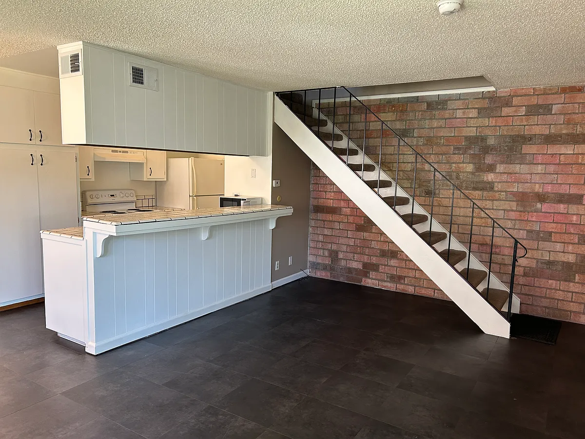 Building Photo - 9024 Montoya St #3