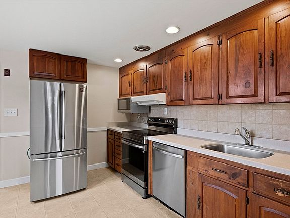 3rd image of 26 Millbrook Rd