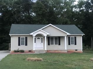 121 McCleskey Dr, Yadkinville, NC 27055