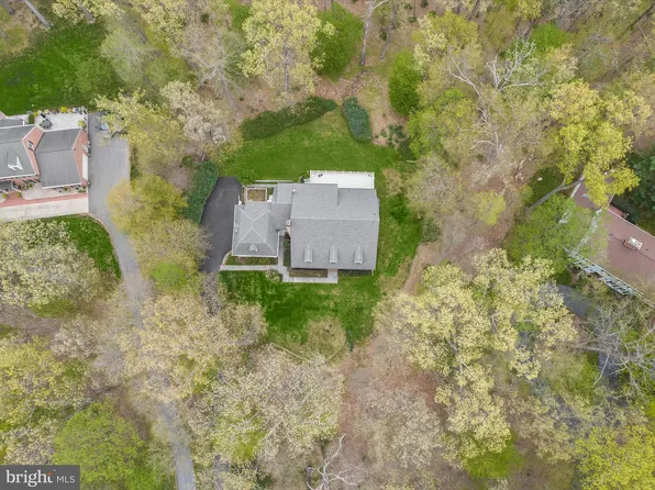 8113 Plum Creek Dr, Gaithersburg, MD 20882