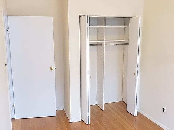 4th image of 2905 21st Ave APT 2B