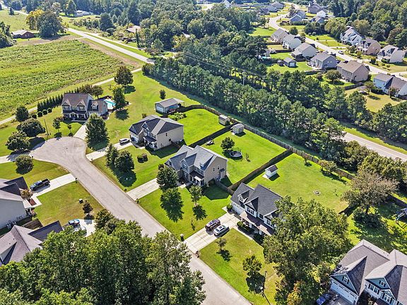 5th image of 146 Islay Drive