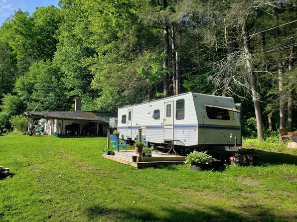 31 Goss Hill Rd, Huntington, MA 01050