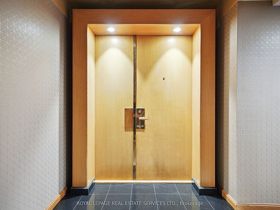 4th image of 480 Queens Quay W #601