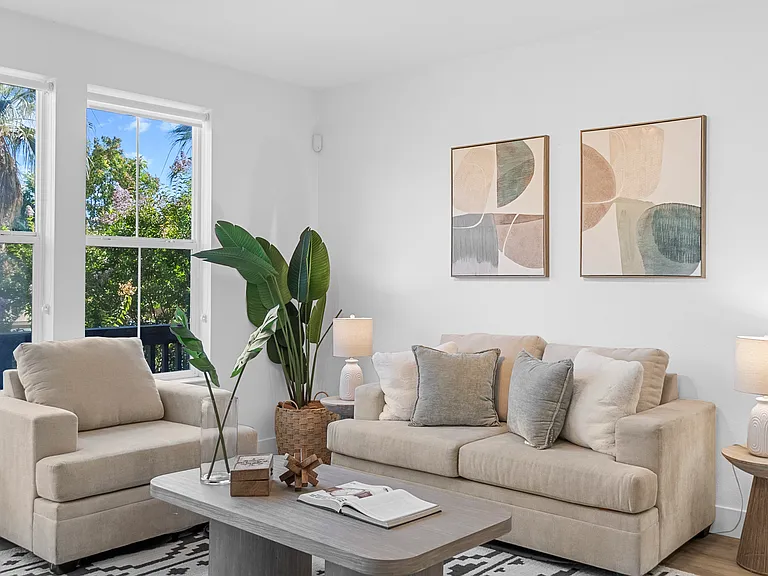 1469 W San Carlos St — Photo 23