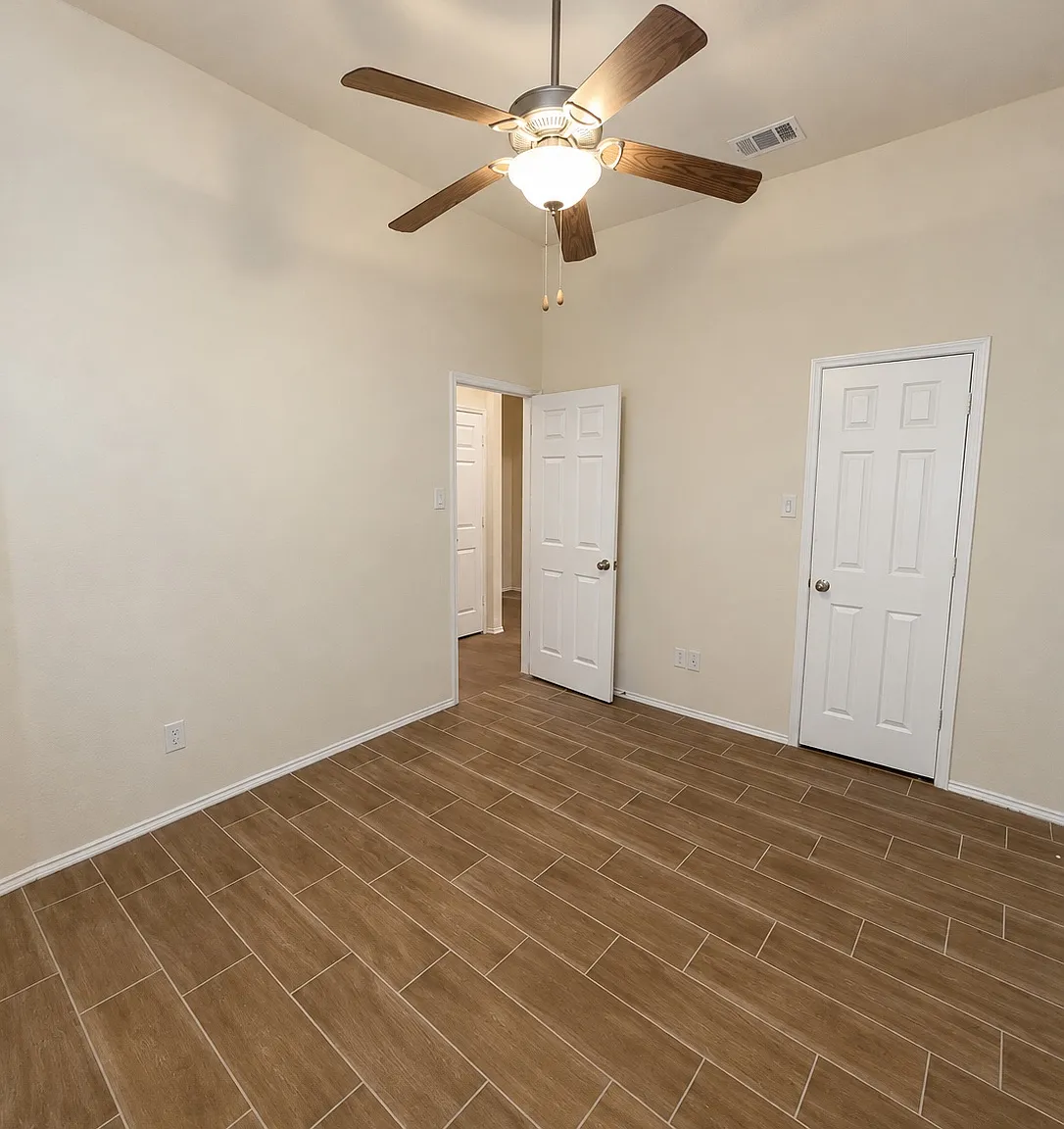 3 bed, 1812 sqft, $2,100 — Photo 4
