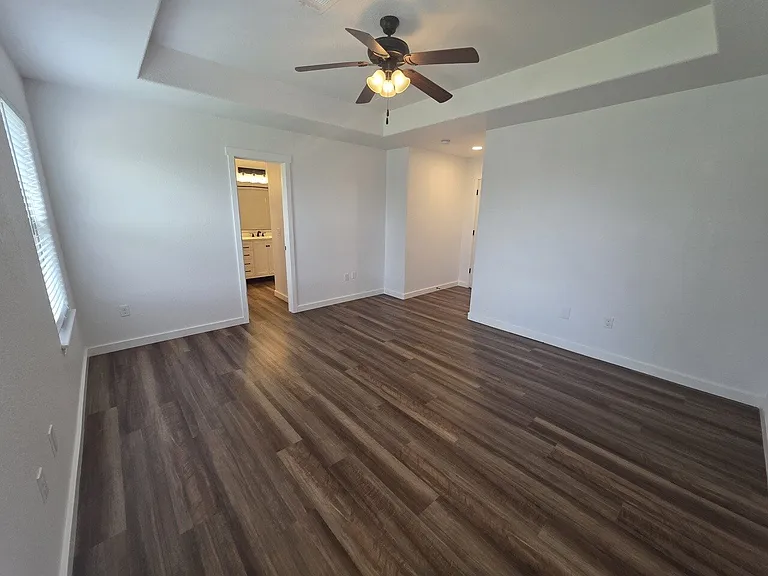 311 Violet St — Photo 8