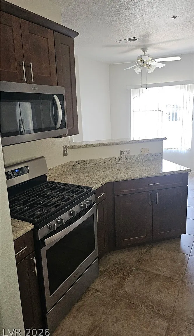 2 bed, 2.0 bath, 1177 sqft, $1,600 — Photo 2