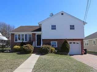 11 Highland Rd, Valley Stream, NY 11580