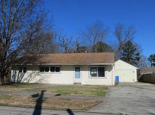 2404 Sunset Dr, Chesapeake, VA 23323