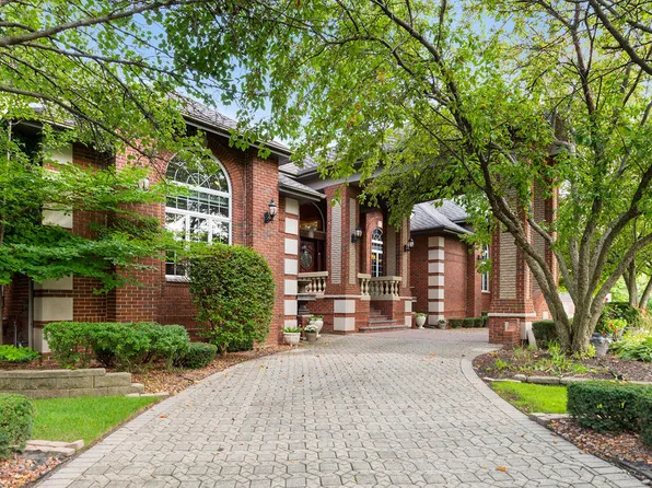 10219 Cherrywood Ln, Munster, IN 46321