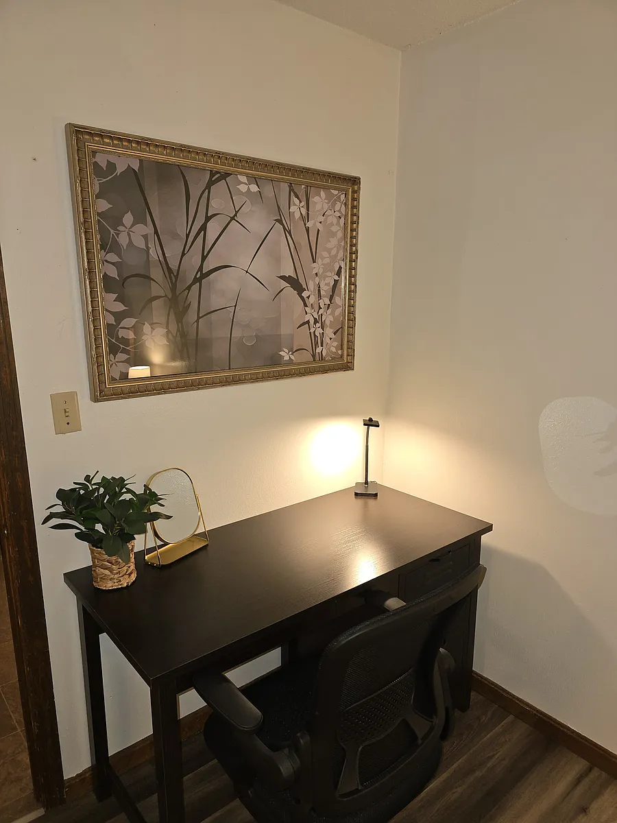 Building Photo - 506 E Elm St #2