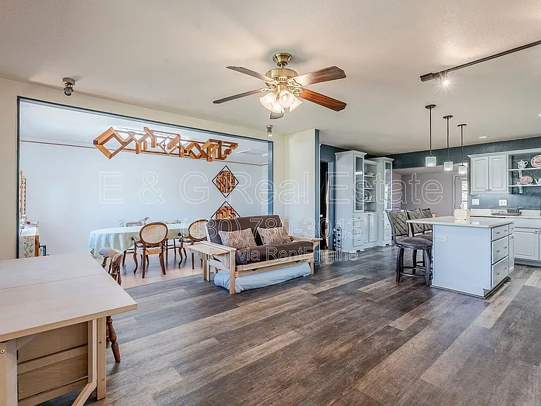 1022 W Apollo Ave — Photo 17