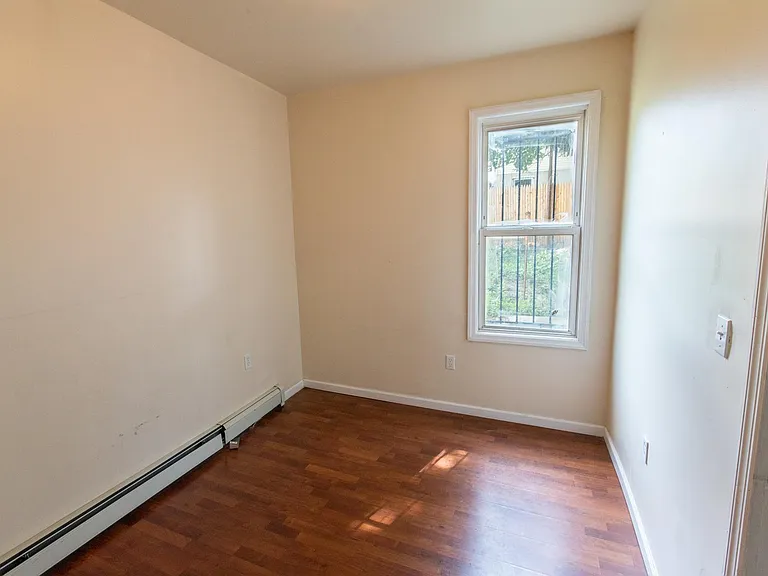 482 S 16th St #1 — Photo 8