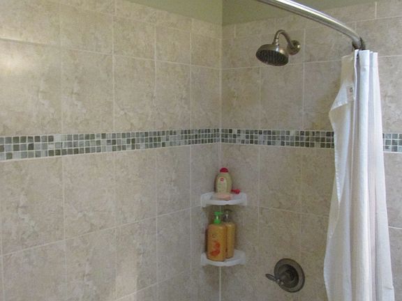 4th image of 2832 NW 40th Pl