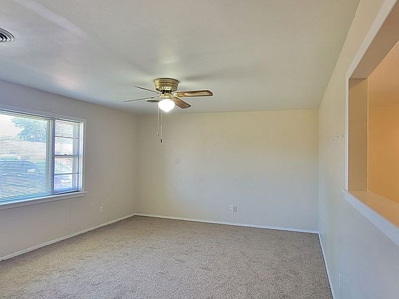 4th image of 3125 Mandell Cir