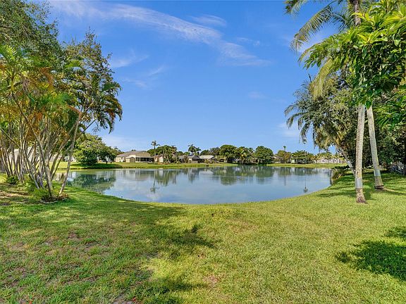 2nd image of 961 SW 134th Avenue