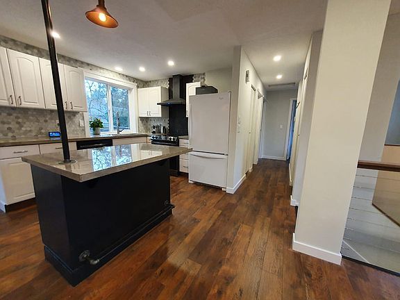 2nd image of 16123 NE 108th Ct