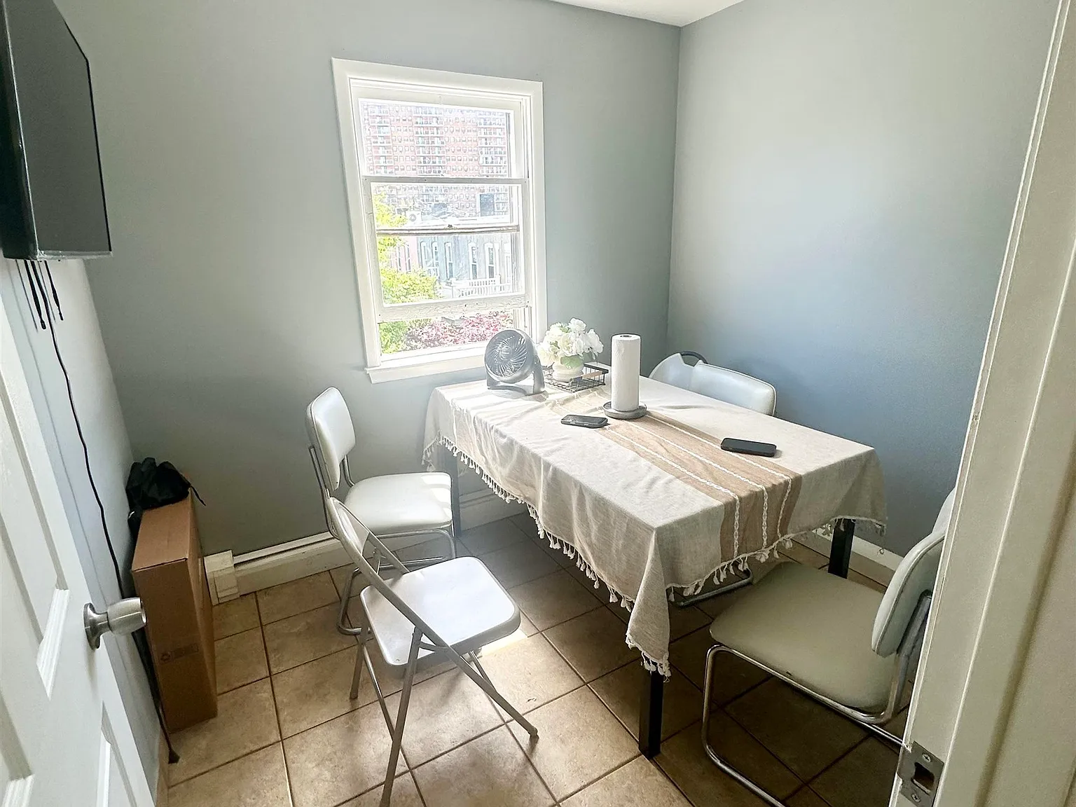 3 bed, 1.0 bath, $2,700 — Photo 4