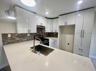 Tarzana Terrace Apartments, Tarzana, CA 91356