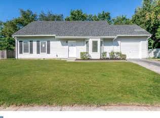 6 Patricia Ln, Sicklerville, NJ 08081
