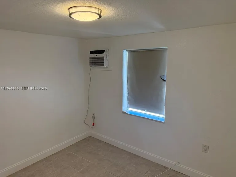 219 SW 21st Ave #5 — Photo 7