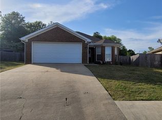 196 Roscommon Rd, Tuscaloosa, AL 35405