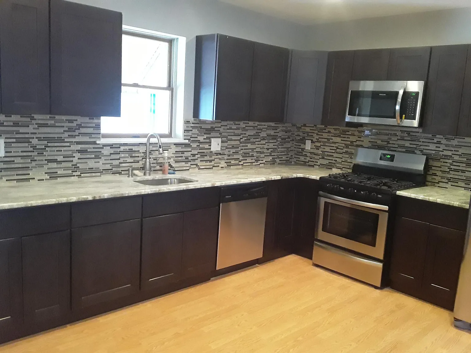1 bed, 1000 sqft, $2,199 — Photo 3